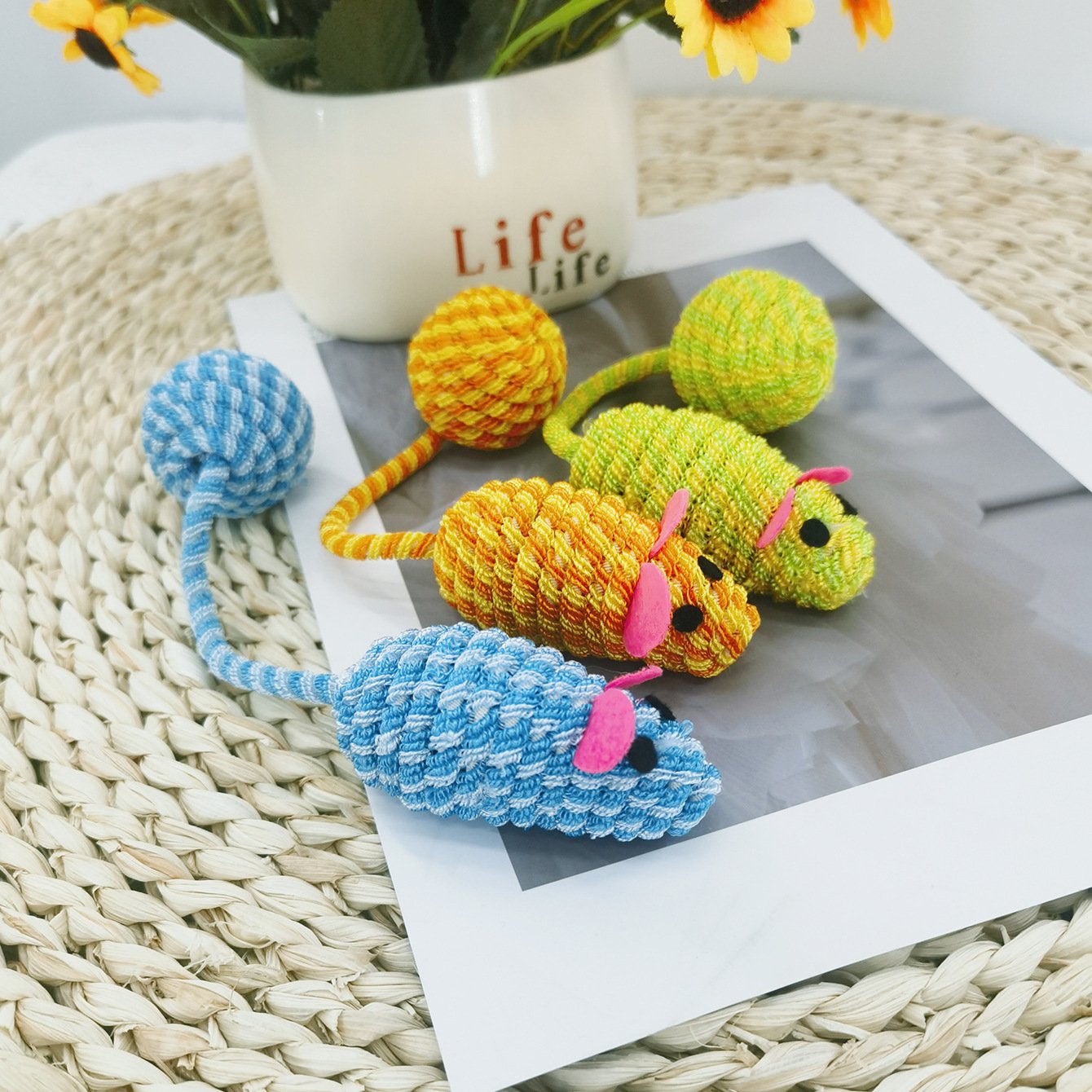 Interactive Color-Changing Woven Mouse Cat Toy | Rattling Sand Sound Solo Play Toy with Plush Ball Tail for Indoor Cats O1CN01iHITHU1ljBP1OBL4C 2211743354854 0 Cib